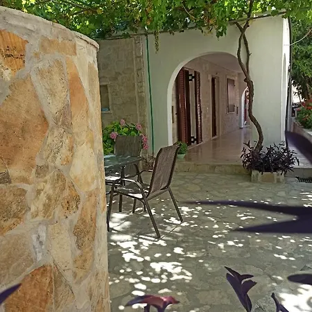 Poseidon Apartment *