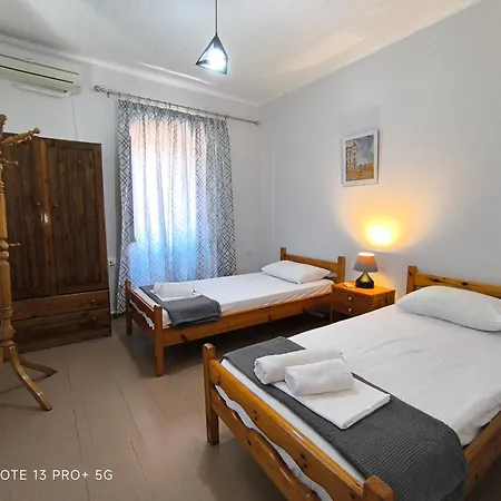 Poseidon Apartment *